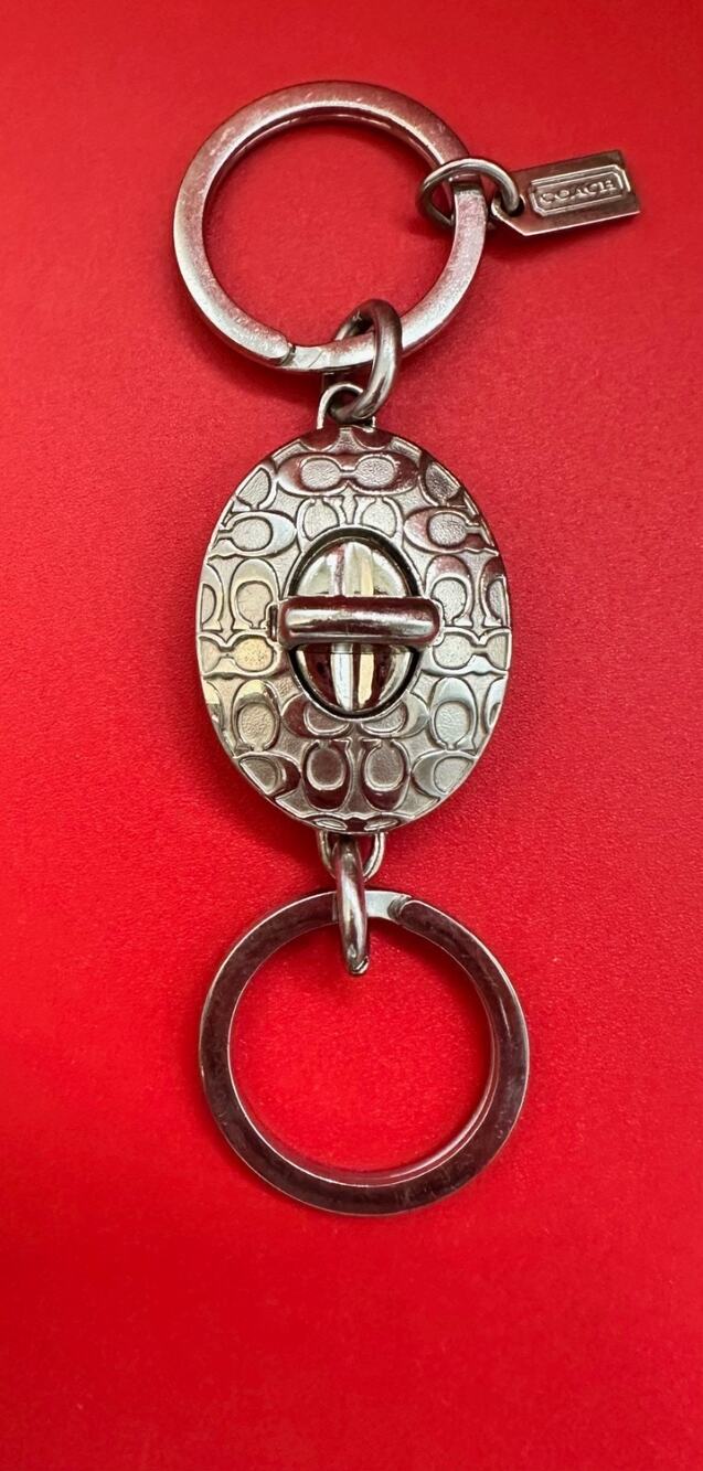 Coach Signature Silver Tone Turnlock Vintage Valet Key FOB